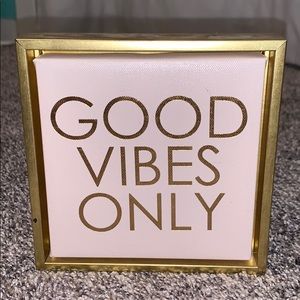 pink and gold Good Vibes Only decor